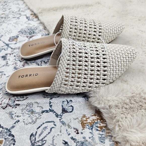 Torrid Woven Slip On Mule Bone BNWT Women US 8 WW 40335484 - Picture 3 of 7
